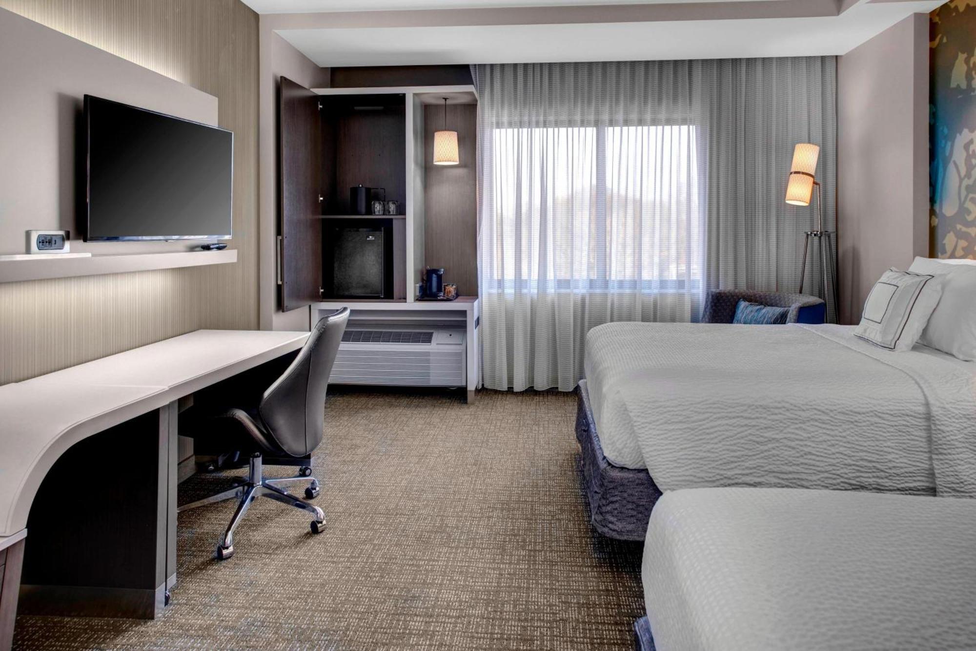 Courtyard By Marriott Carrollton Hotel Eksteriør billede