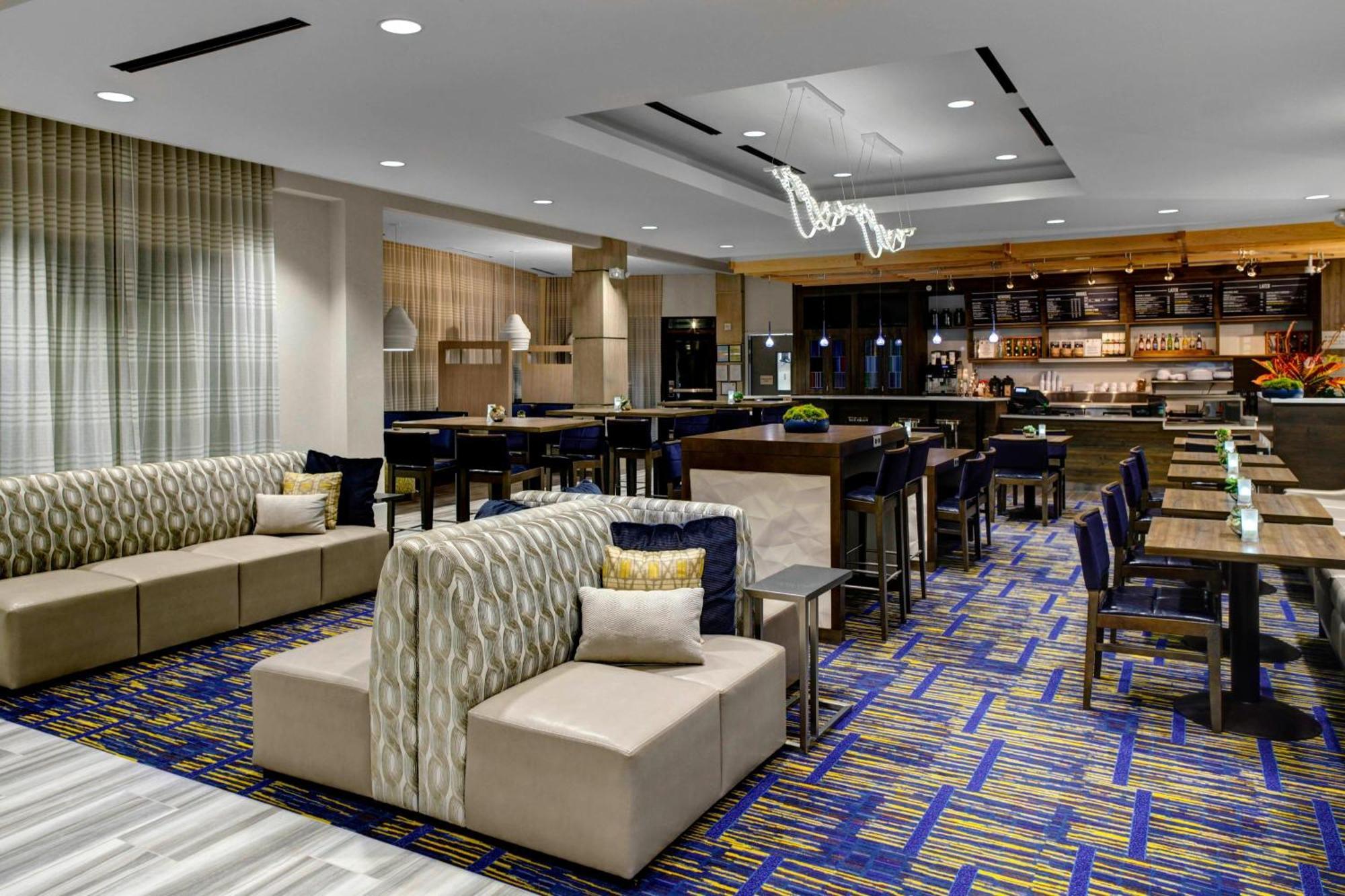 Courtyard By Marriott Carrollton Hotel Eksteriør billede