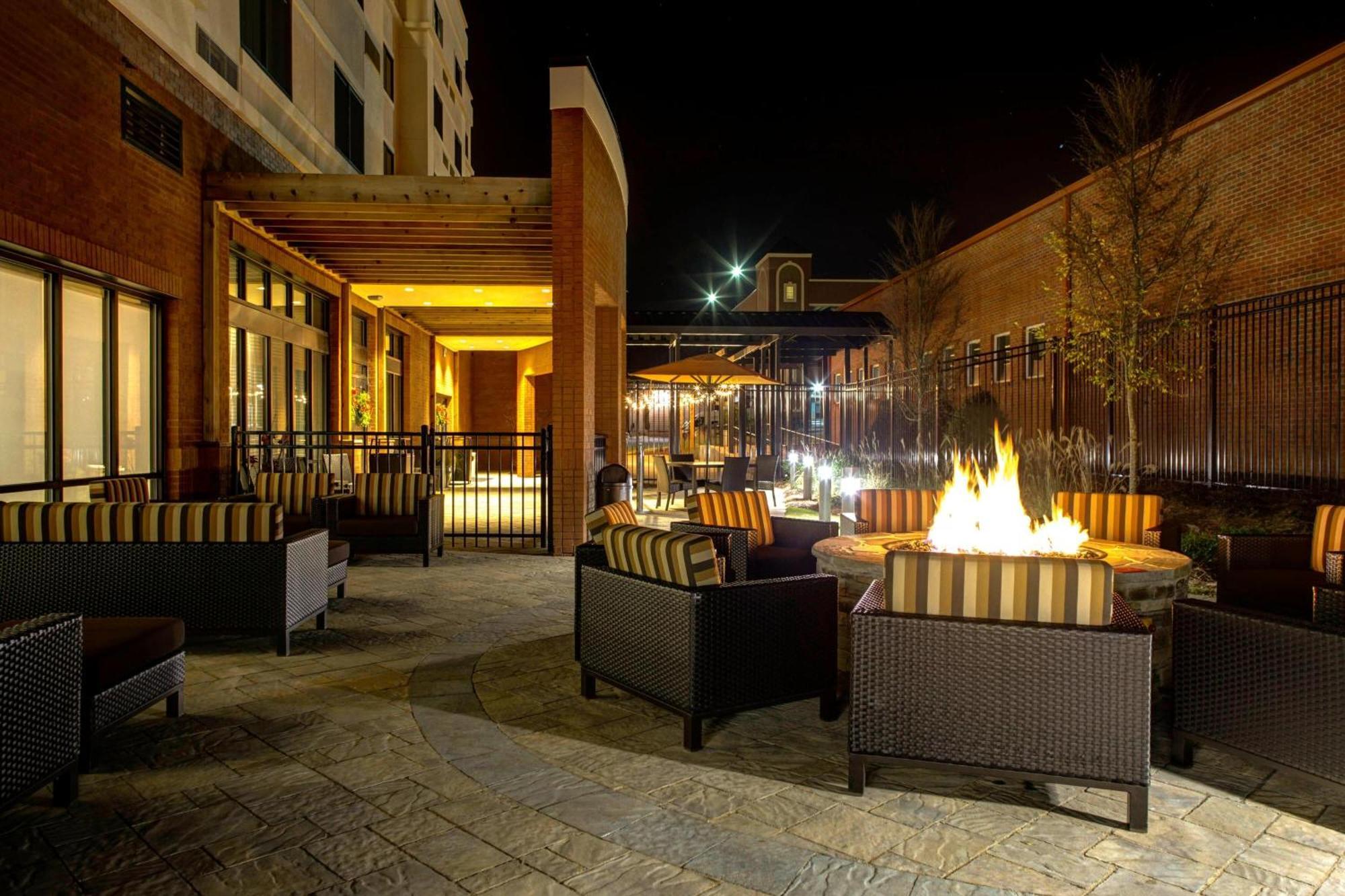 Courtyard By Marriott Carrollton Hotel Eksteriør billede