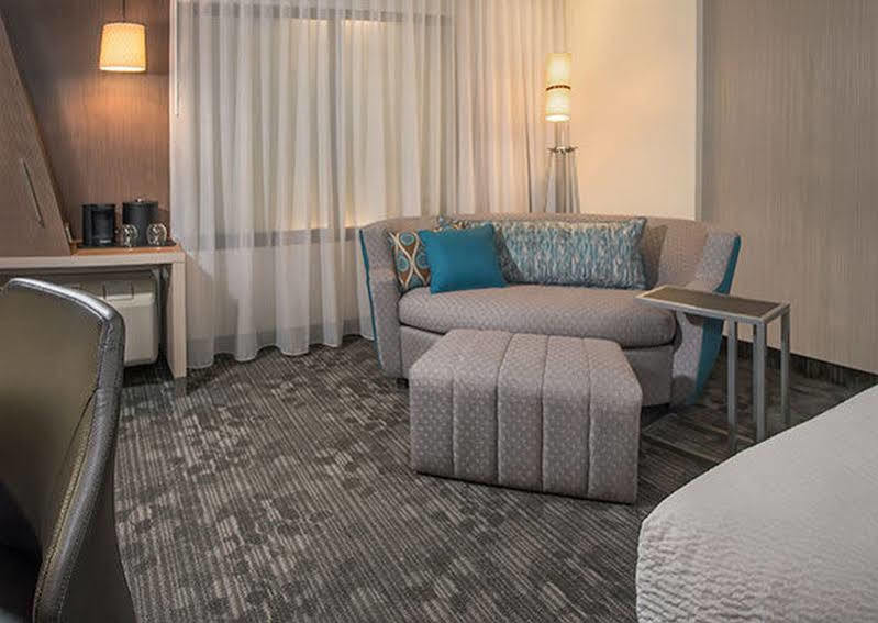 Courtyard By Marriott Carrollton Hotel Eksteriør billede